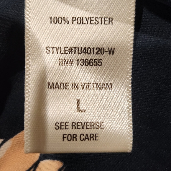 West K Dallas Side Tie Dolman Sleeve Navy Floral Wrap Blouse. NWT. Size Large. - Picture 5 of 9